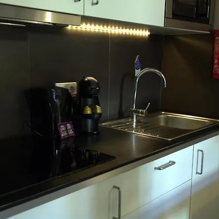 Cedofeita Village * Порту