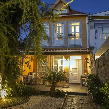 Cedofeita Village *